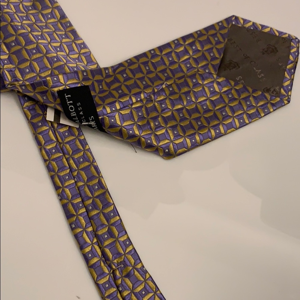 Tie - Picture 2 of 4